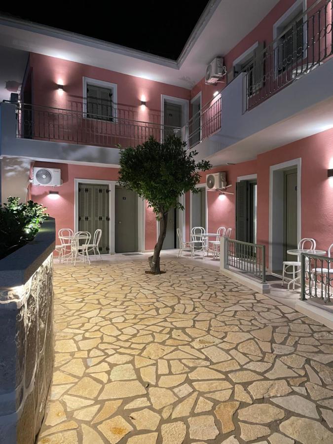 Anax Apartment *