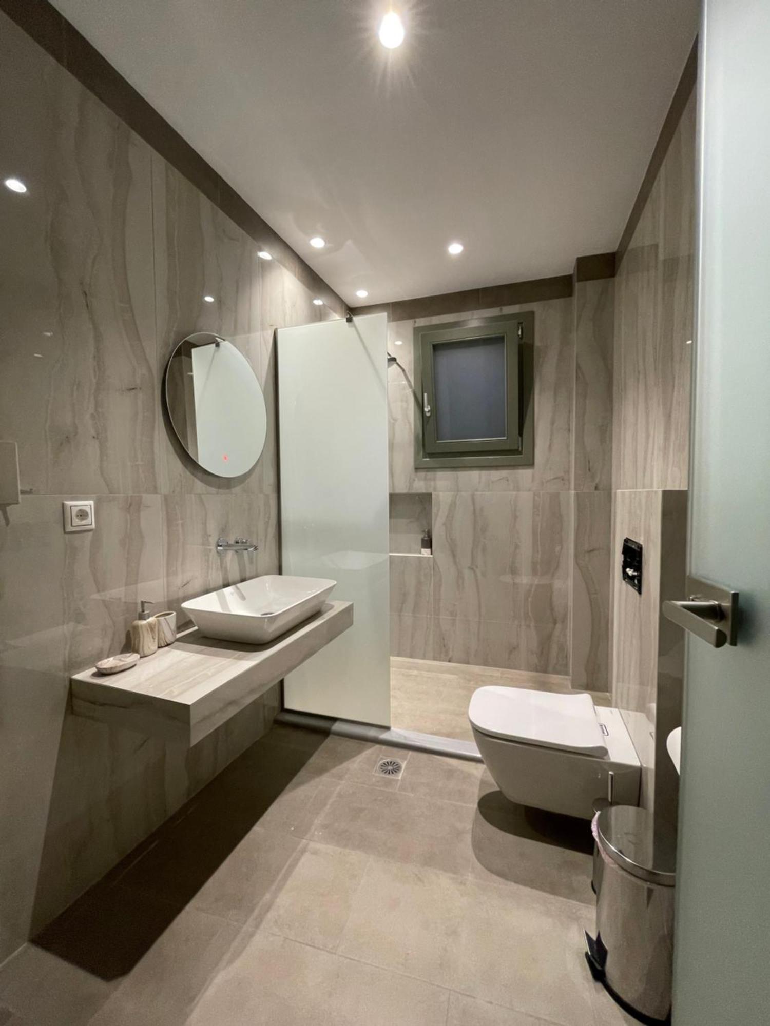 Anax Apartment *